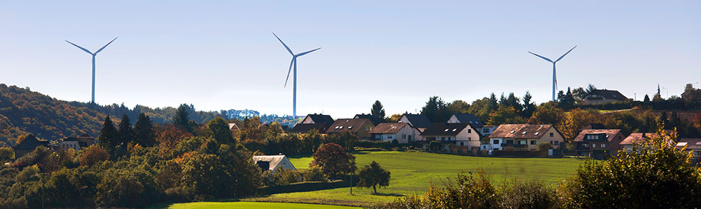Landschaft mit Windrädern Landschaft mit Windrädern